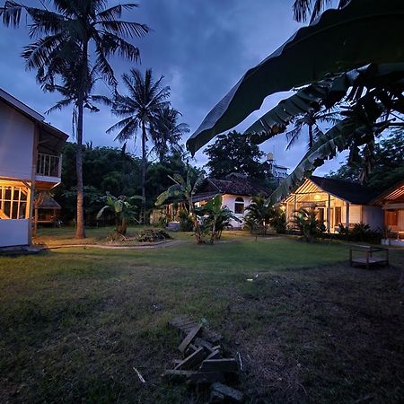 Kayu Cottage Gili Trawangan Exterior photo