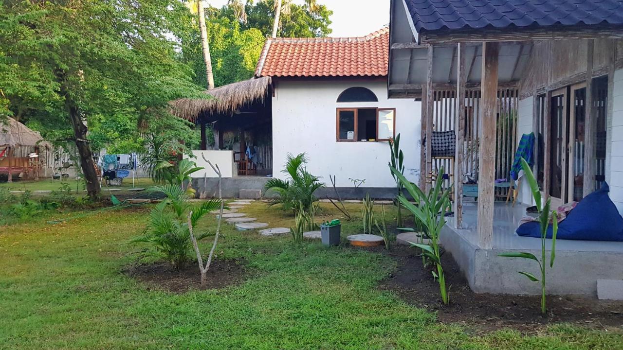 Kayu Cottage Gili Trawangan Exterior photo