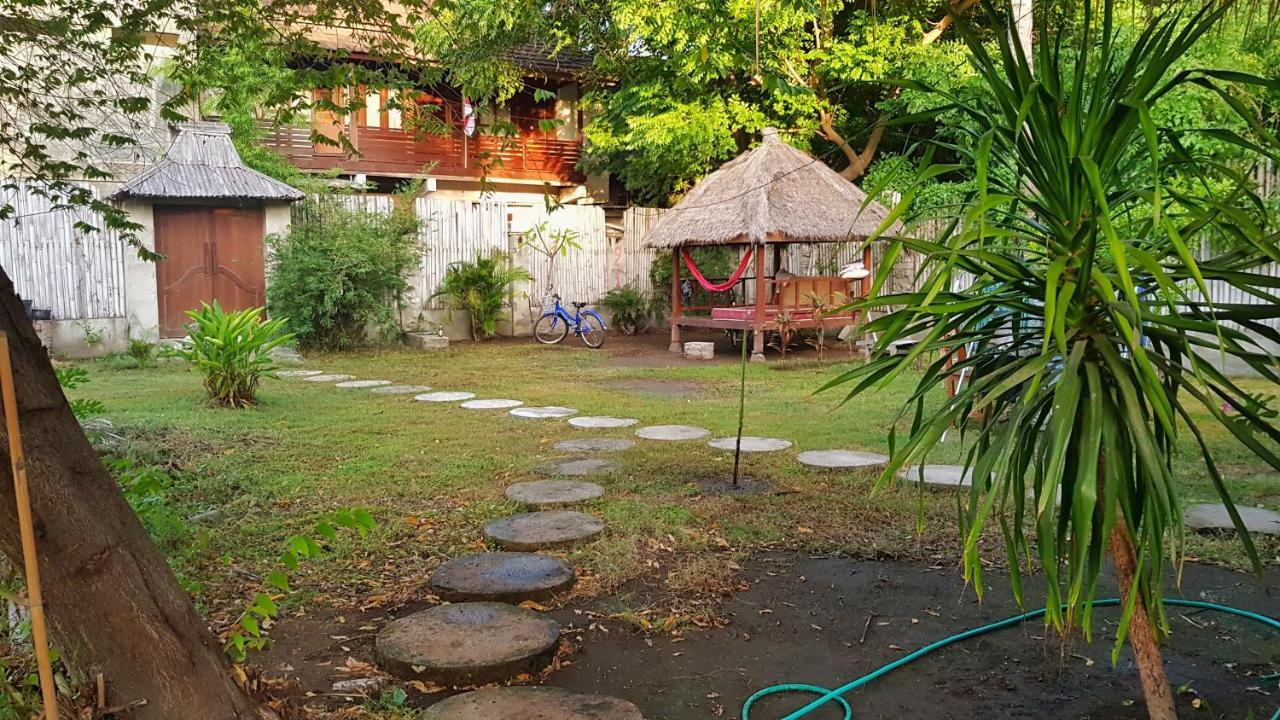 Kayu Cottage Gili Trawangan Exterior photo