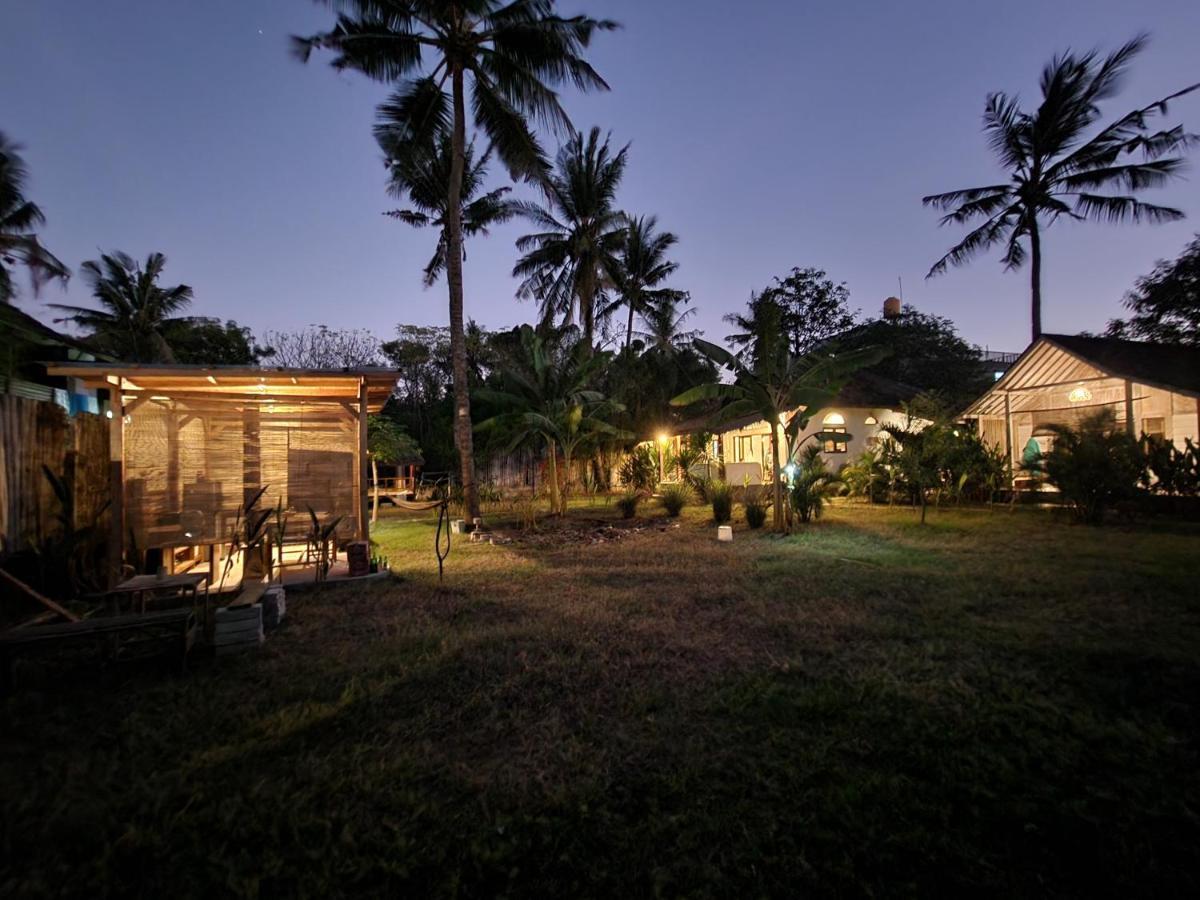 Kayu Cottage Gili Trawangan Exterior photo