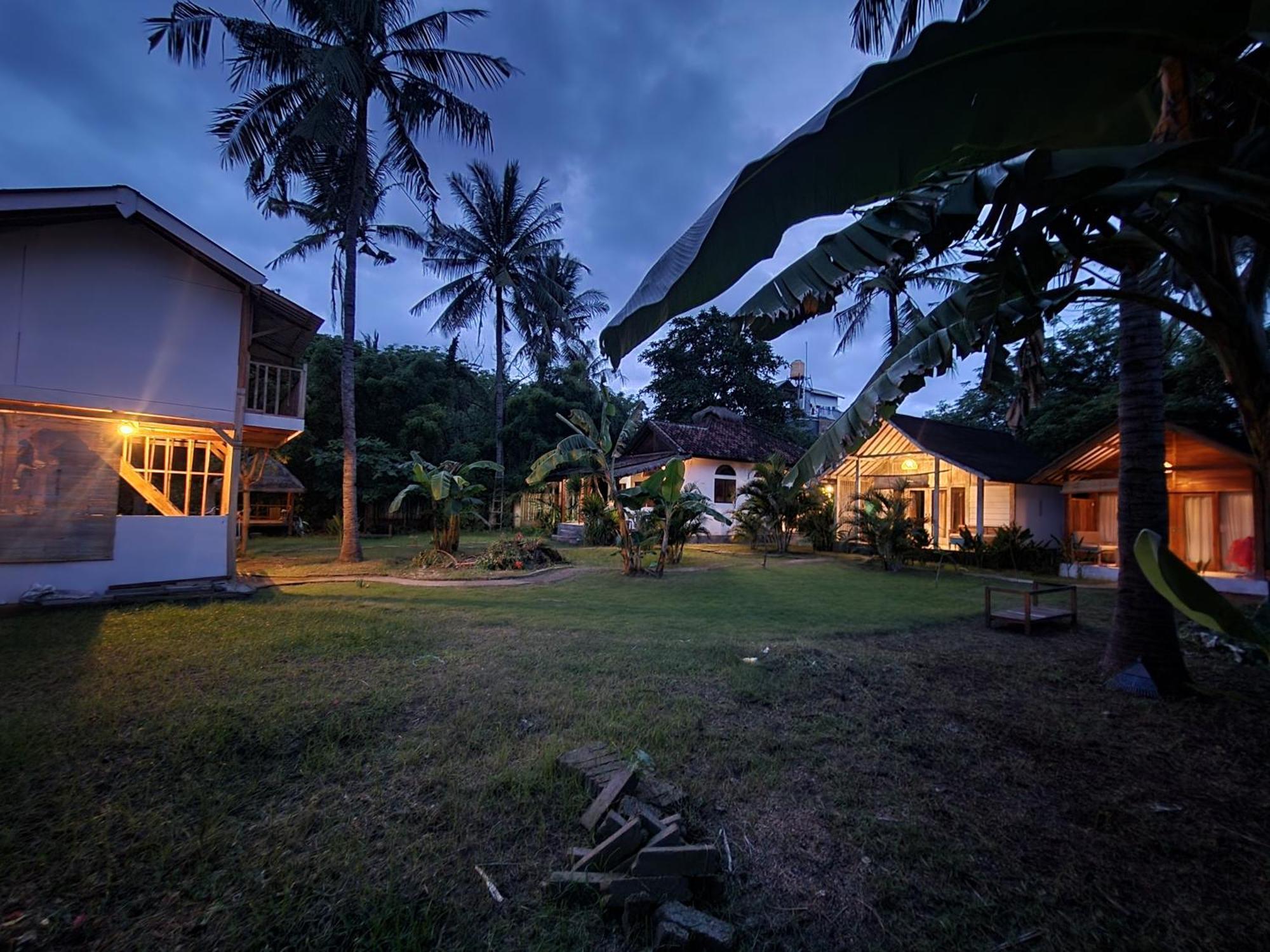 Kayu Cottage Gili Trawangan Exterior photo