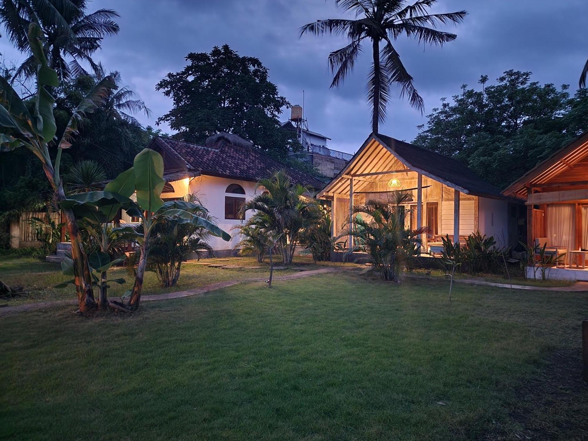 Kayu Cottage Gili Trawangan Exterior photo